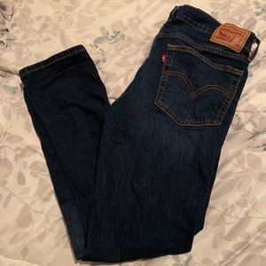 • boyfriend Levi jeans •